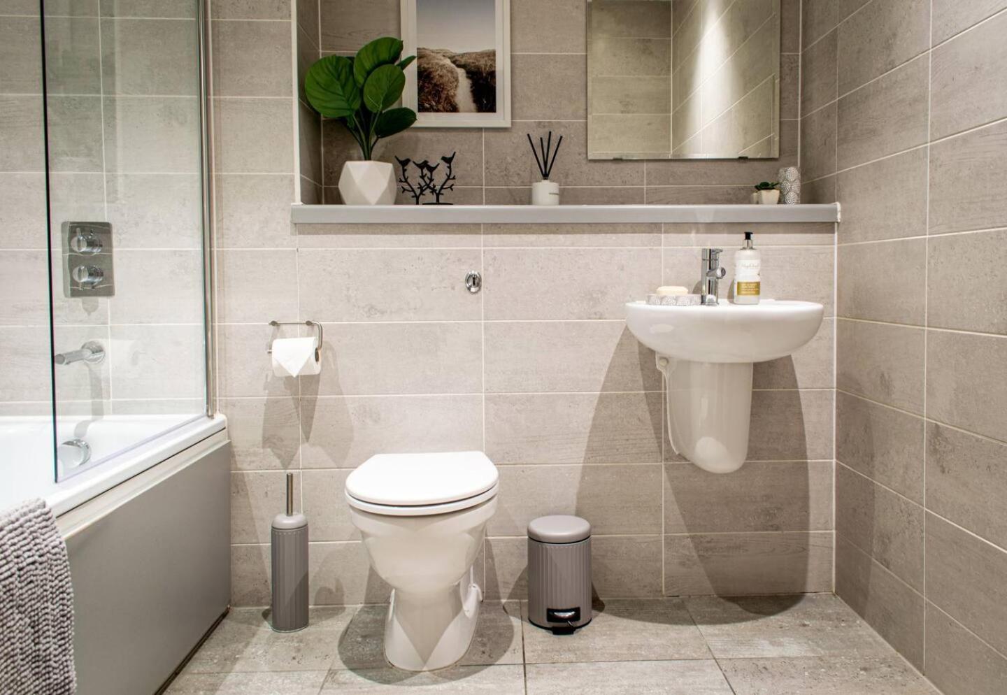 Stunning Mersey View Flat W Parking In Ливърпул Екстериор снимка