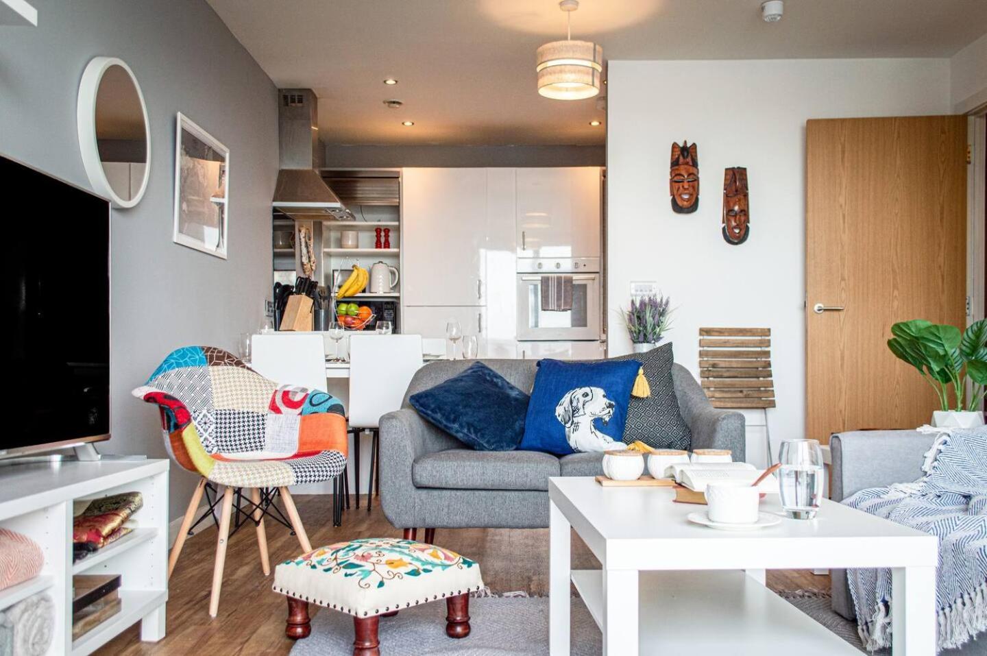 Stunning Mersey View Flat W Parking In Ливърпул Екстериор снимка