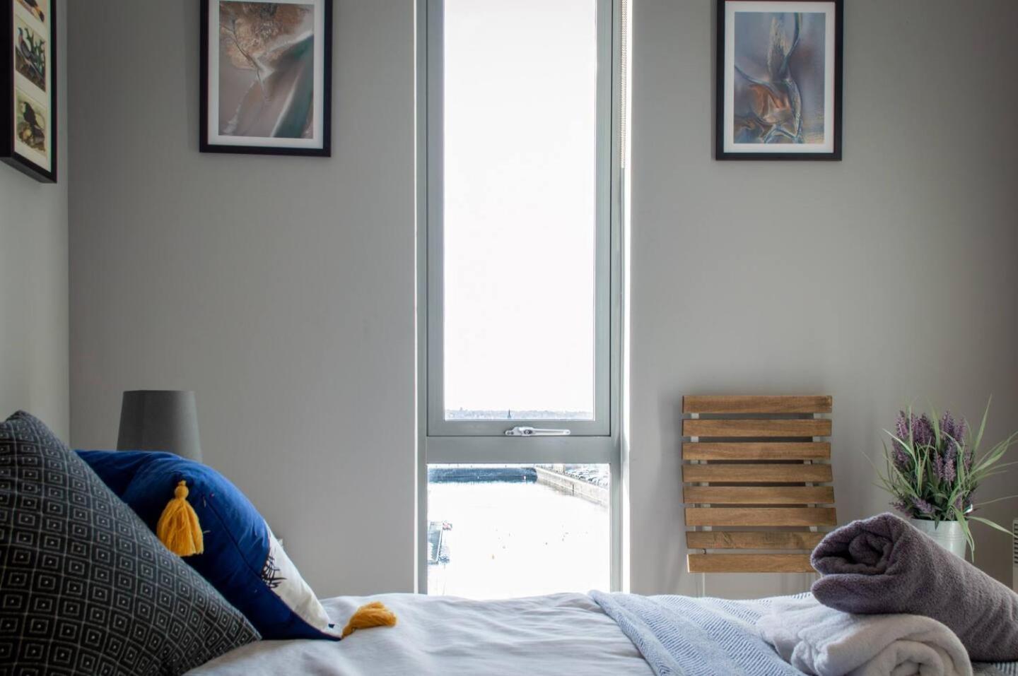 Stunning Mersey View Flat W Parking In Ливърпул Екстериор снимка